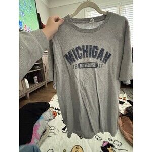 Michigan Wolverine's Football Tshirt - Size XL
